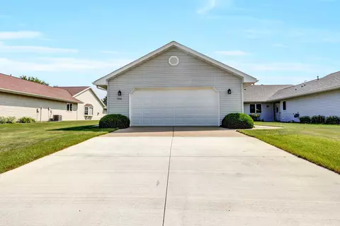 1332 N 7th St, Lake City, MN 55041