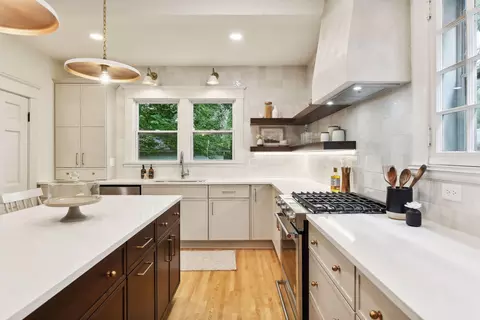 2312 Lake Pl, Minneapolis, MN 55405