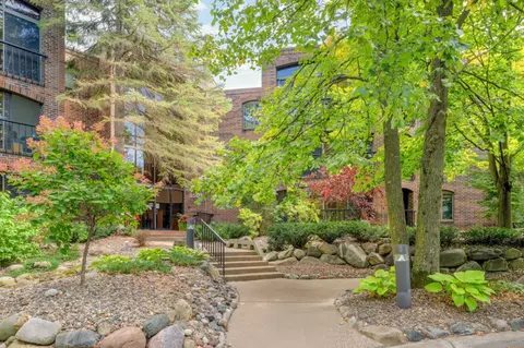 5501 Dewey Hill Rd #239, Edina, MN 55439