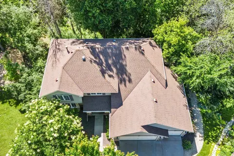 2839 Carver Park Cir, Woodbury, MN 55125