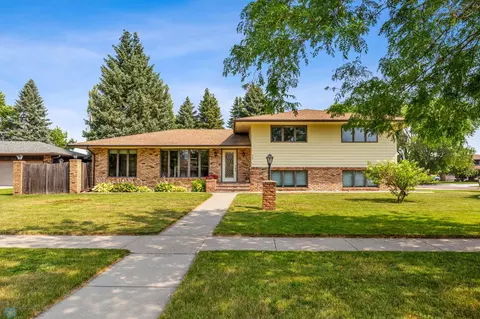 267 Prairiewood Dr S, Fargo, ND 58103