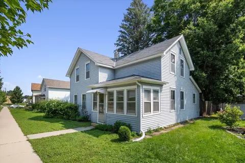 306 N Maple St, Chaska, MN 55318