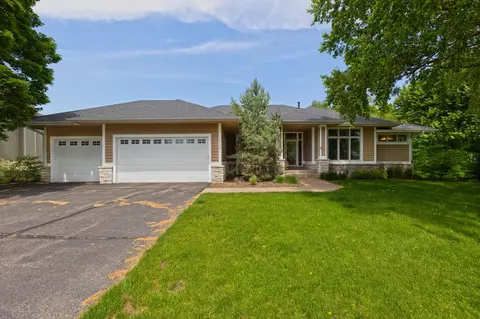 14734 Boulder Pointe Rd, Eden Prairie, MN 55347