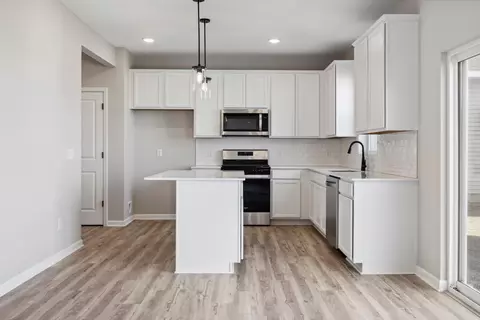 4859 Airlake Dr, Woodbury, MN 55129