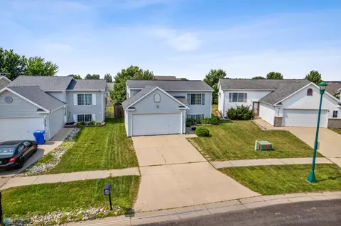 5733 20th St S, Fargo, ND 58104 photo 4