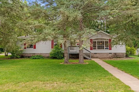 131 3rd St NW, Clear Lake, WI 54005