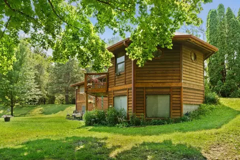 13745 Louisville Rd, Shakopee, MN 55379
