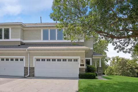 654 Sutherland Dr, Woodbury, MN 55129