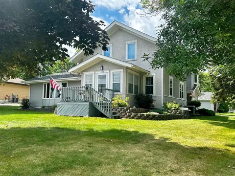 602 W Lake Ave, Worthington, MN 56187