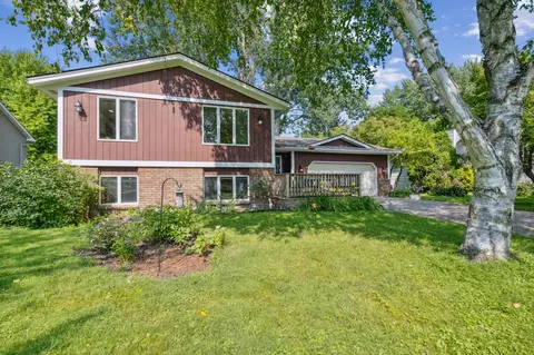 1485 Prairieland Ave, Maple Plain, MN 55359