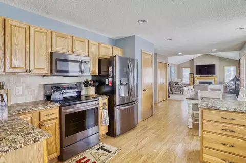 11786 Xenia St NW, Coon Rapids, MN 55433