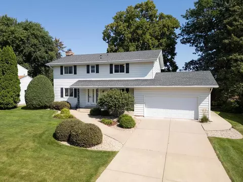 3405 36th Ave NE, Saint Anthony, MN 55418