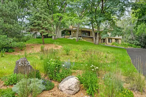 5320 Northwood Rdg, Bloomington, MN 55437