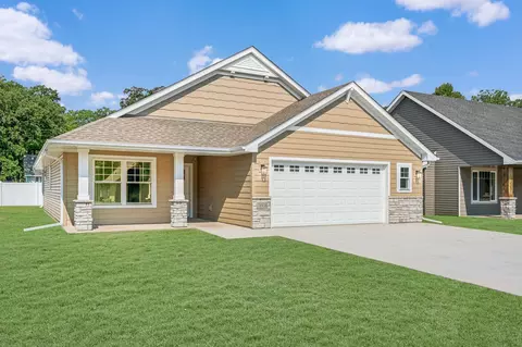 38938 Elm Ct, North Branch, MN 55056