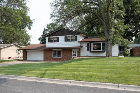 1335 17th St W, Hastings, MN 55033