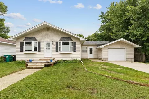 406 E Adams St, Arlington, MN 55307