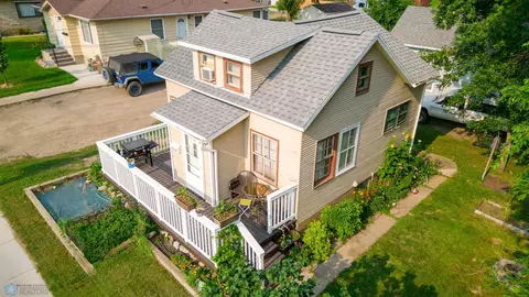 436 5th Ave NW, Valley City, ND 58072