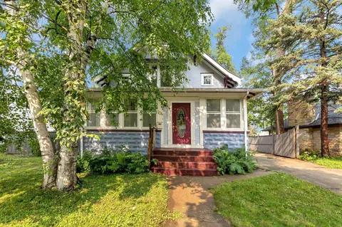 704 4th St SE, Willmar, MN 56201