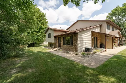 104 Conner Cir SW, Rochester, MN 55902