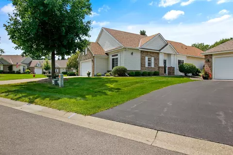 2736 Oak Ridge Trl, Woodbury, MN 55125