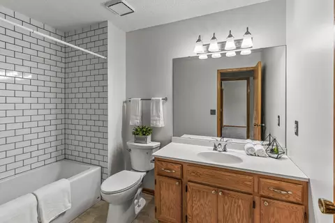 4102 Durham Ct #120, Eagan, MN 55122 photo 15