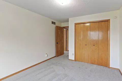 4102 Durham Ct #120, Eagan, MN 55122 photo 17