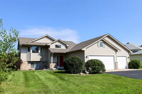 314 Hogan Dr, Montrose, MN 55363