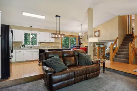 9621 Parkside Trl, Champlin, MN 55316 photo 11