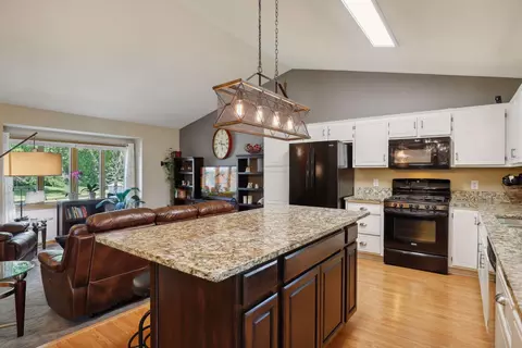 9621 Parkside Trl, Champlin, MN 55316 photo 9