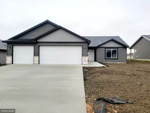 808 Oakwood Trl, Janesville, MN 56048