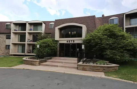 4575 W 80th Street Cir #328, Bloomington, MN 55437