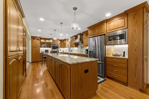 6055 Chestnut Ct, Shorewood, MN 55331 photo 7