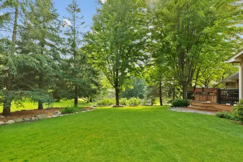 6055 Chestnut Ct, Shorewood, MN 55331 photo 27