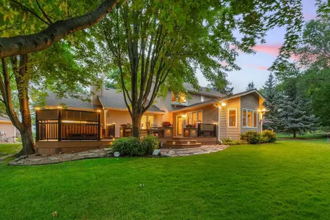 6055 Chestnut Ct, Shorewood, MN 55331 photo 3