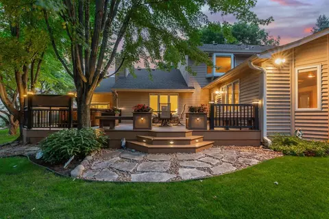 6055 Chestnut Ct, Shorewood, MN 55331 photo 4