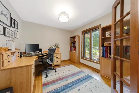 6055 Chestnut Ct, Shorewood, MN 55331 photo 9
