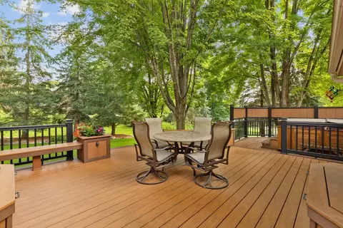 6055 Chestnut Ct, Shorewood, MN 55331 photo 10