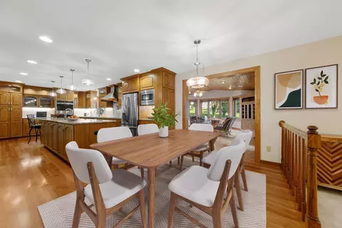6055 Chestnut Ct, Shorewood, MN 55331 photo 8