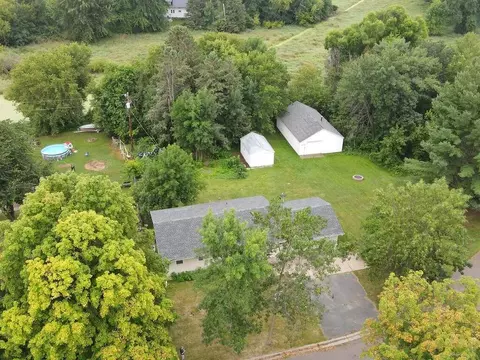 409 4th St NW, Braham, MN 55006