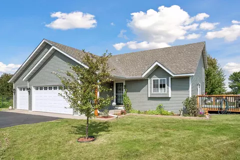 1431 Hillside Ct, Sauk Rapids, MN 56379