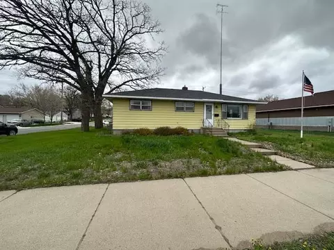 520 N Benton Dr, Sauk Rapids, MN 56379