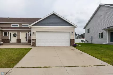 943 29th Ave W, West Fargo, ND 58078