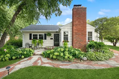 301 Sweet Briar Ln, Hopkins, MN 55343