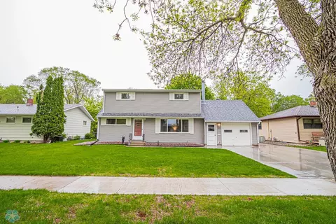 1818 15th St S, Fargo, ND 58103