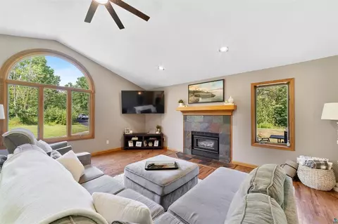3274 W Tischer Rd, Duluth, MN 55803 photo 9