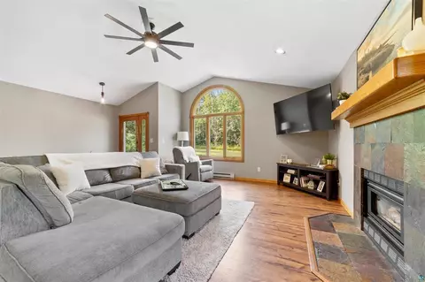 3274 W Tischer Rd, Duluth, MN 55803 photo 10