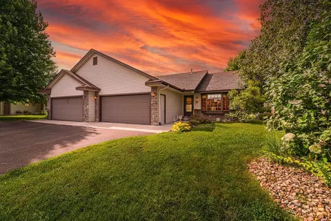 82 Meadowlark Dr, Hudson, WI 54016