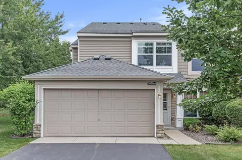 5050 149th St N #6, Hugo, MN 55038