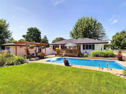6812 Regent Ave N, Brooklyn Center, MN 55429