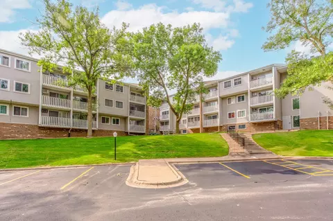 1601 N Innsbruck Dr #146, Fridley, MN 55432